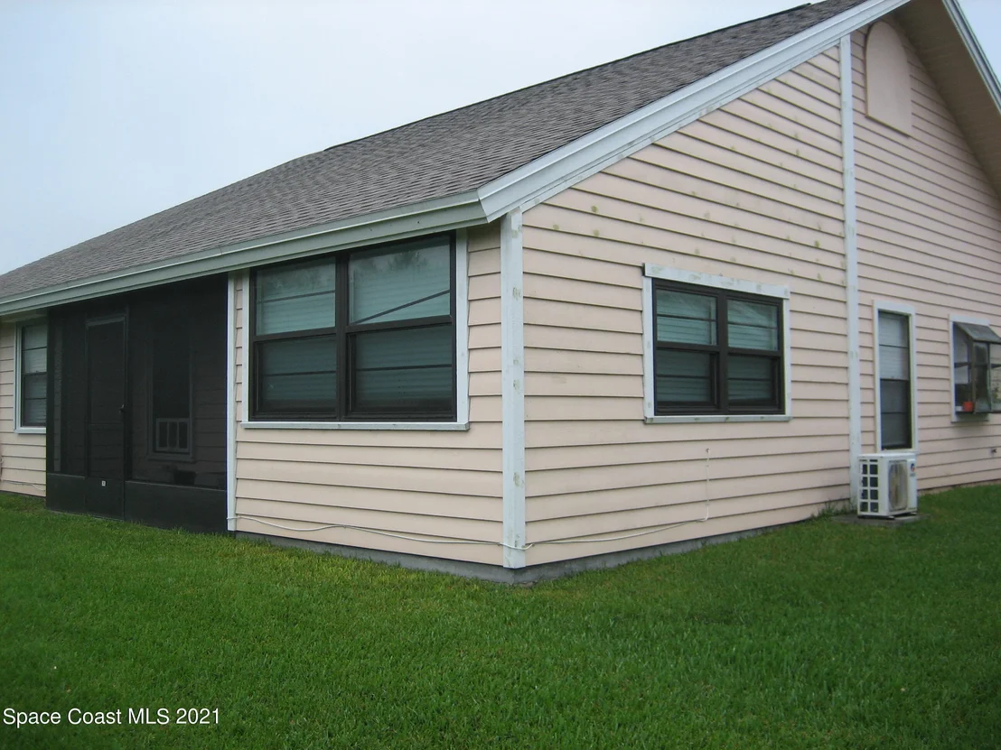 Photo of 863 Ridge Lake Drive