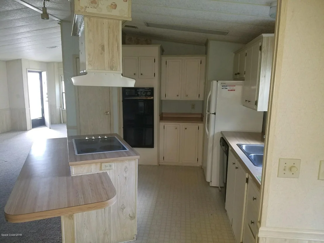 Photo of 4450 Twin Lakes Drive