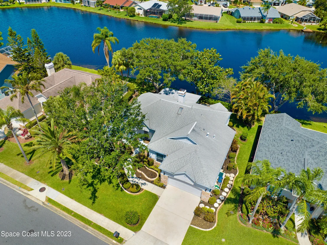 Photo of 954 Somerset Lane