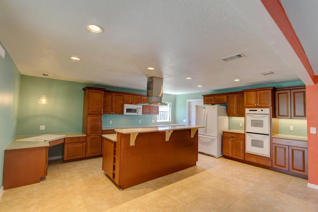 Photo of 913 Bluewater Drive