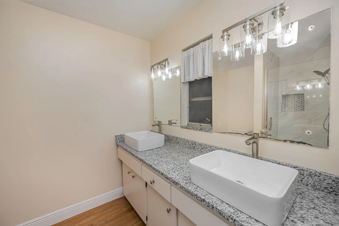 Photo of 4225 Burkholm Road