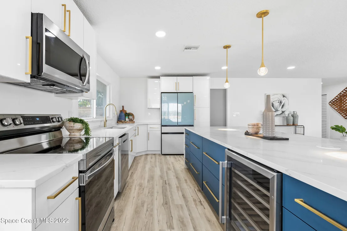 Photo of 77 W Bay Drive