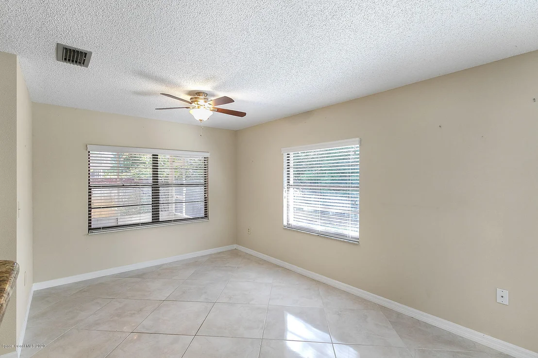 Photo of 481 Mosswood Boulevard