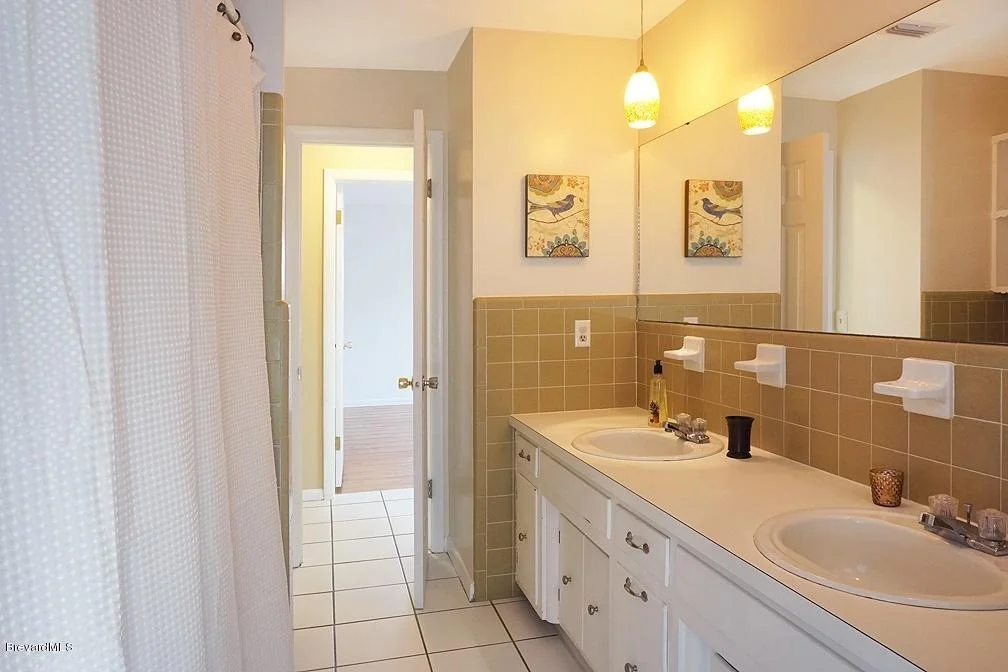 Photo of 116 Uranus Court