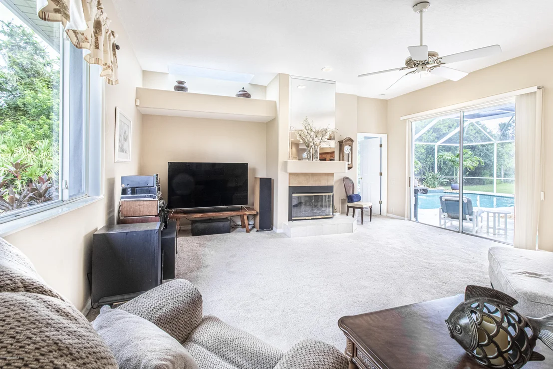 Photo of 735 Glengarry Drive