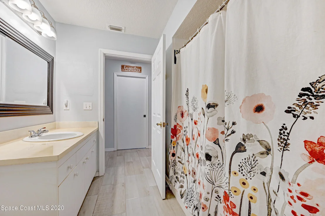 Photo of 892 Spirea Drive
