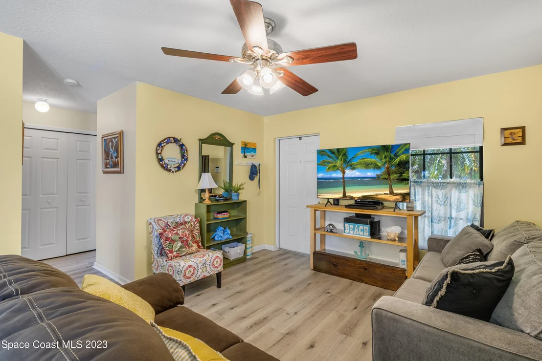 Photo of Unit 101 at 910 Luminary Circle