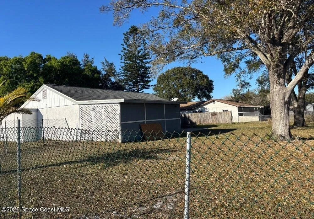 Photo of 1614 Riviera Drive NE
