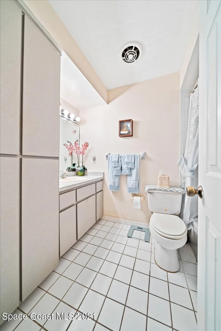 Photo of 2505 Hathaway Drive