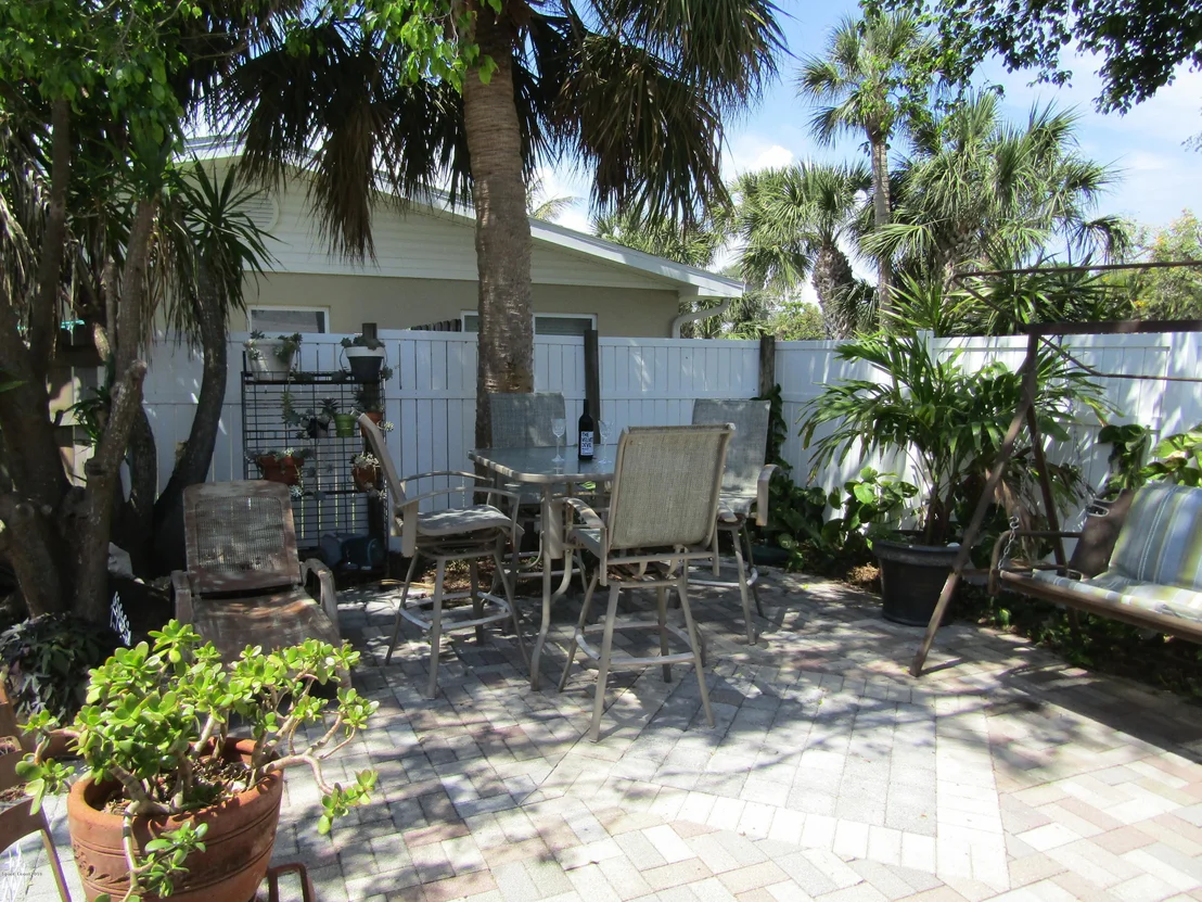 Photo of 465 Bahama Drive