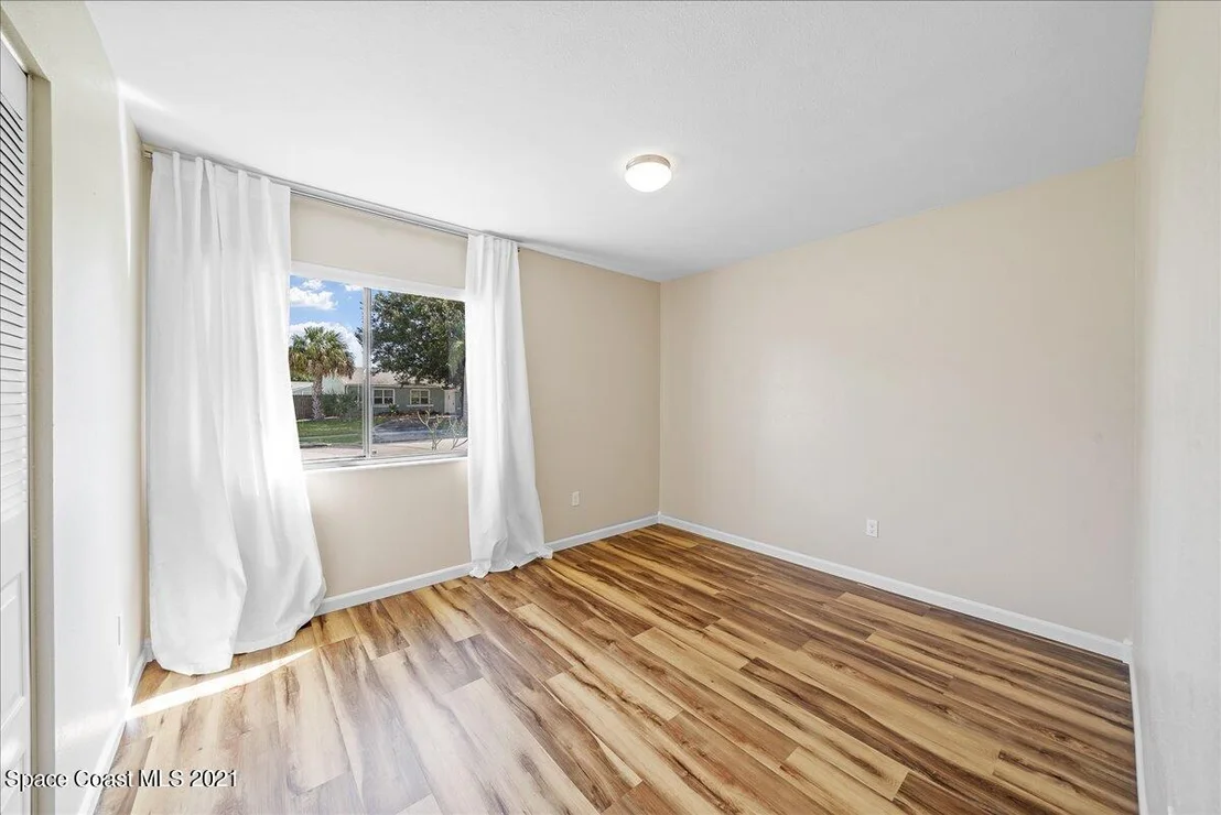 Photo of 1394 Carr Circle NE