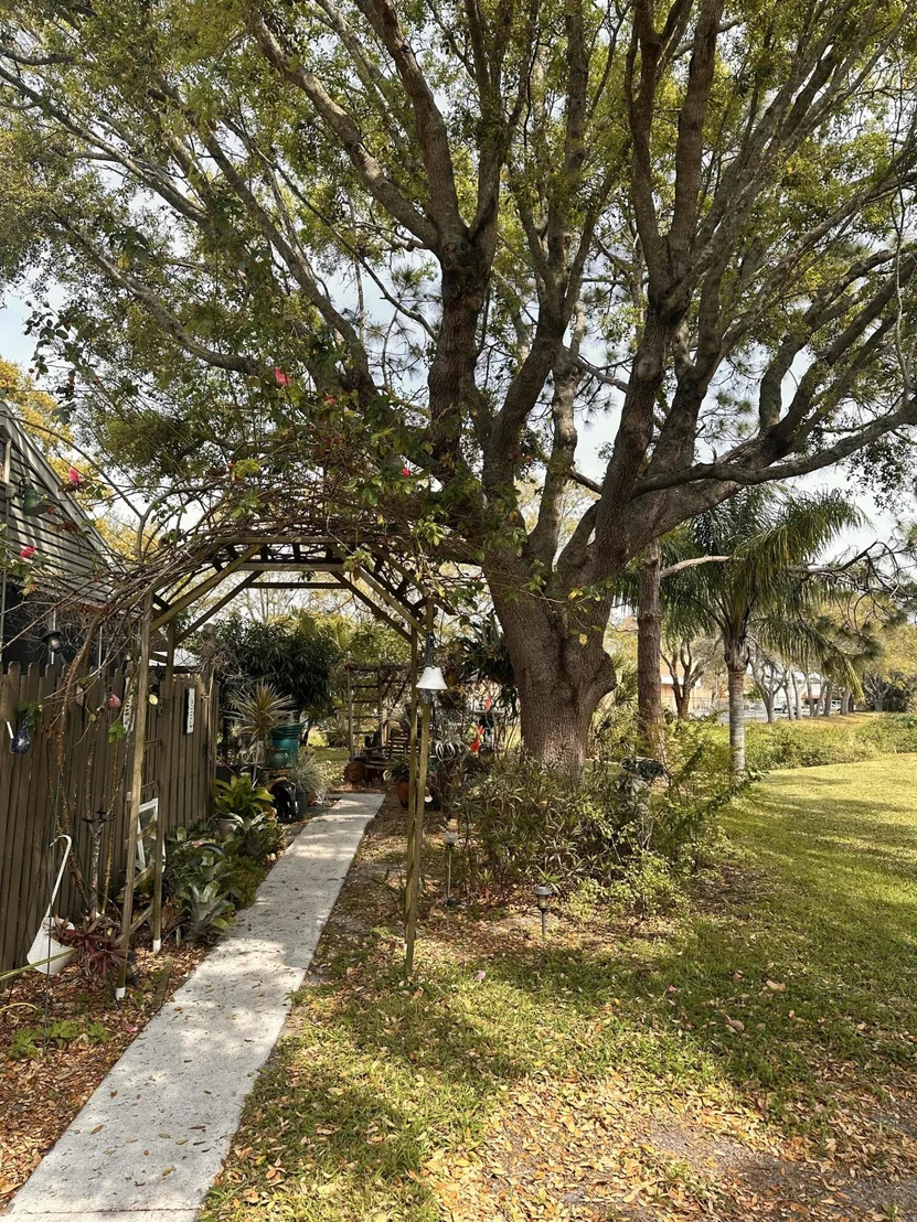 Photo of 1313 Ethel Circle NE