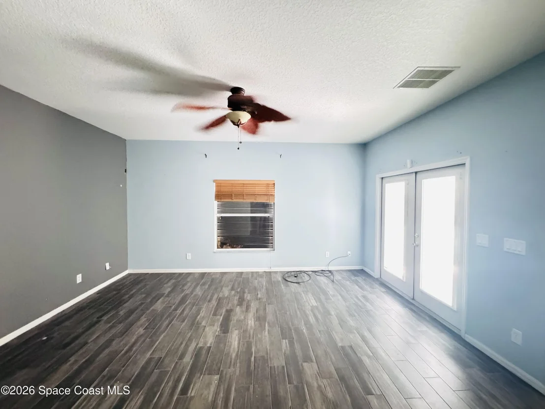 Photo of 1110 Morgan Circle NE