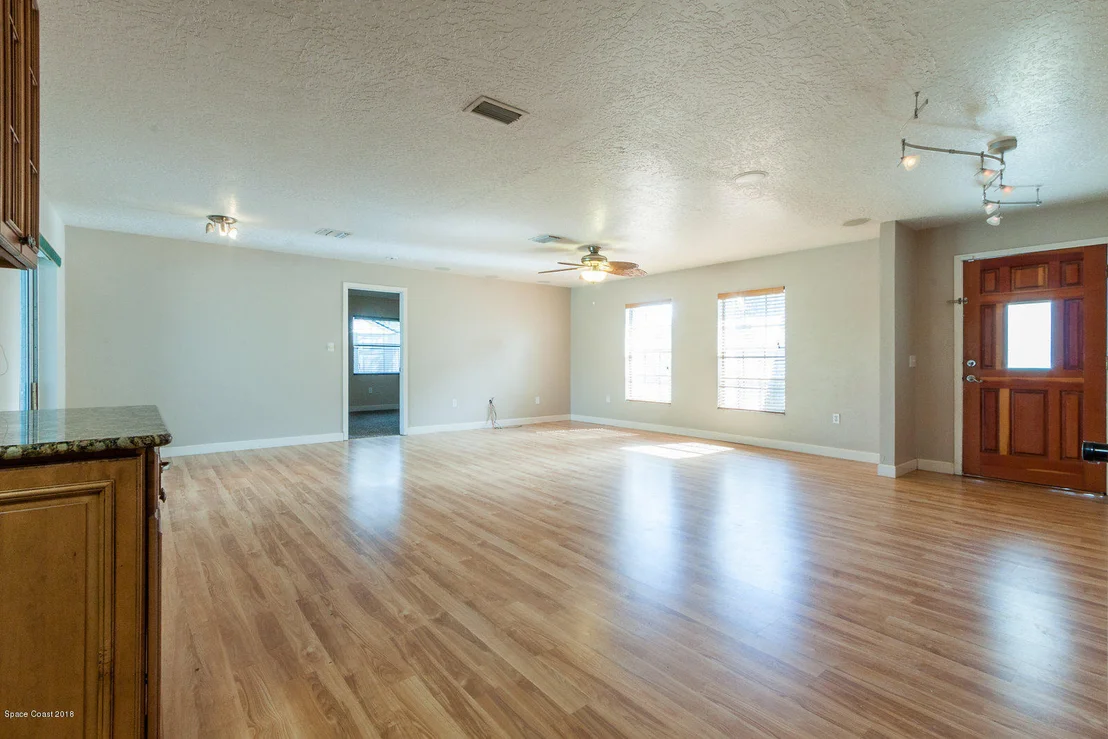 Photo of 1020 Sycamore Drive
