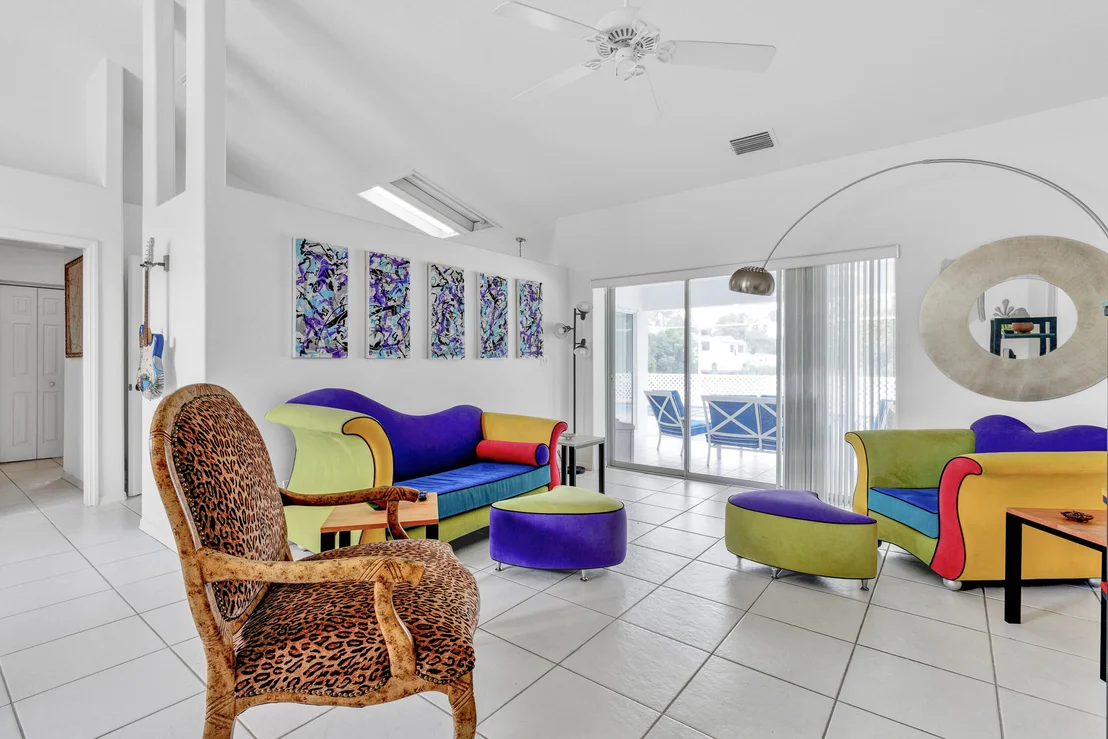 Photo of 591 Melrose