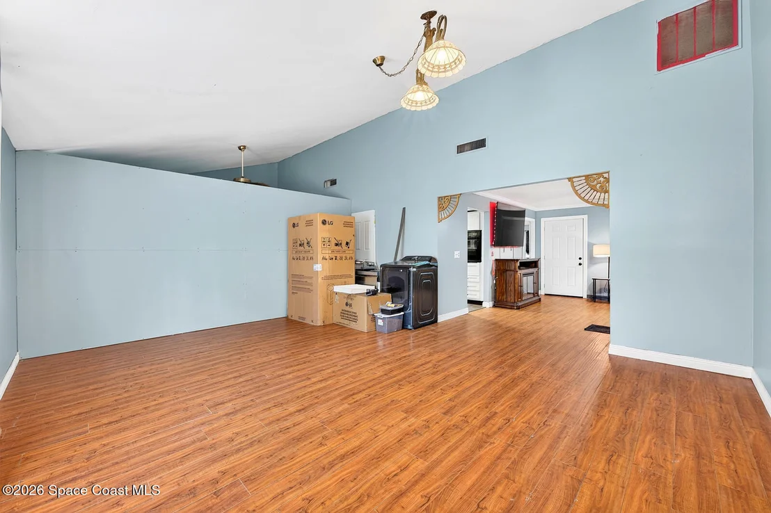 Photo of 4585 Vancouver Avenue