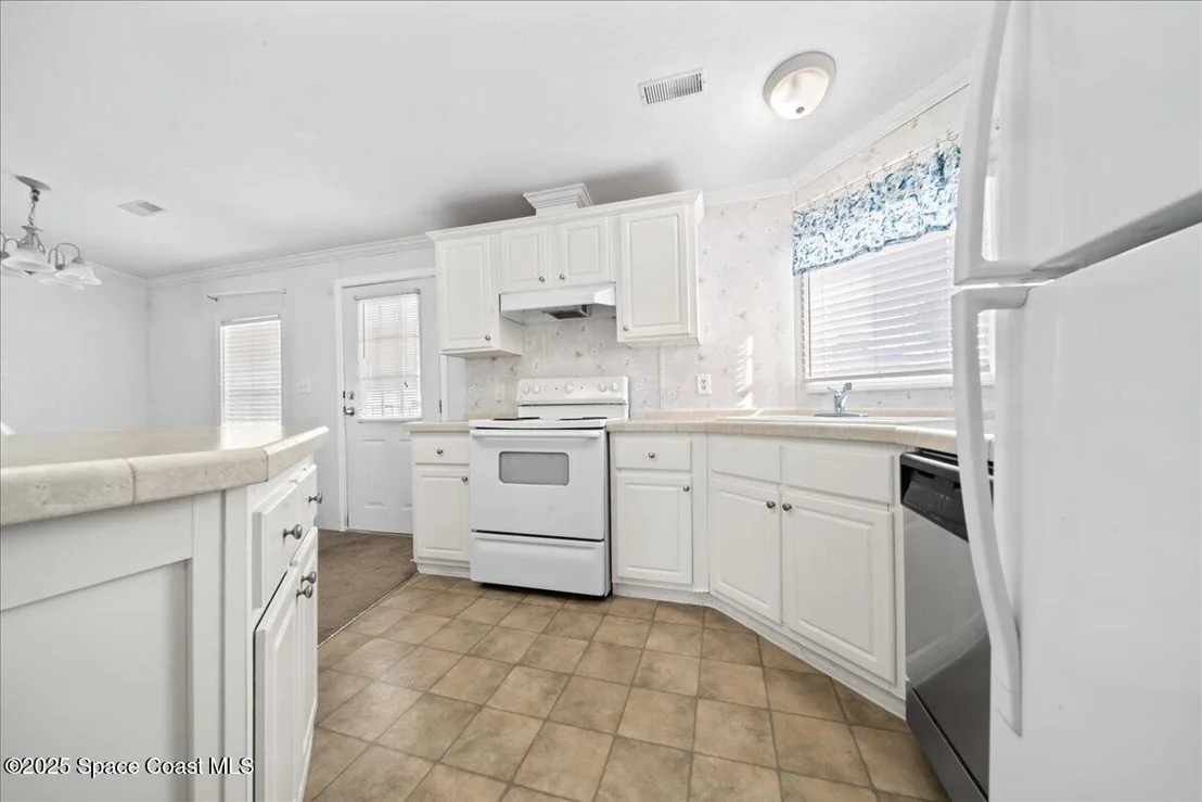 Photo of 641 Hyacinth Circle