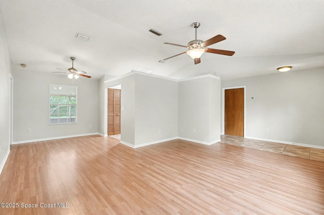Photo of 6200 Golfview Avenue