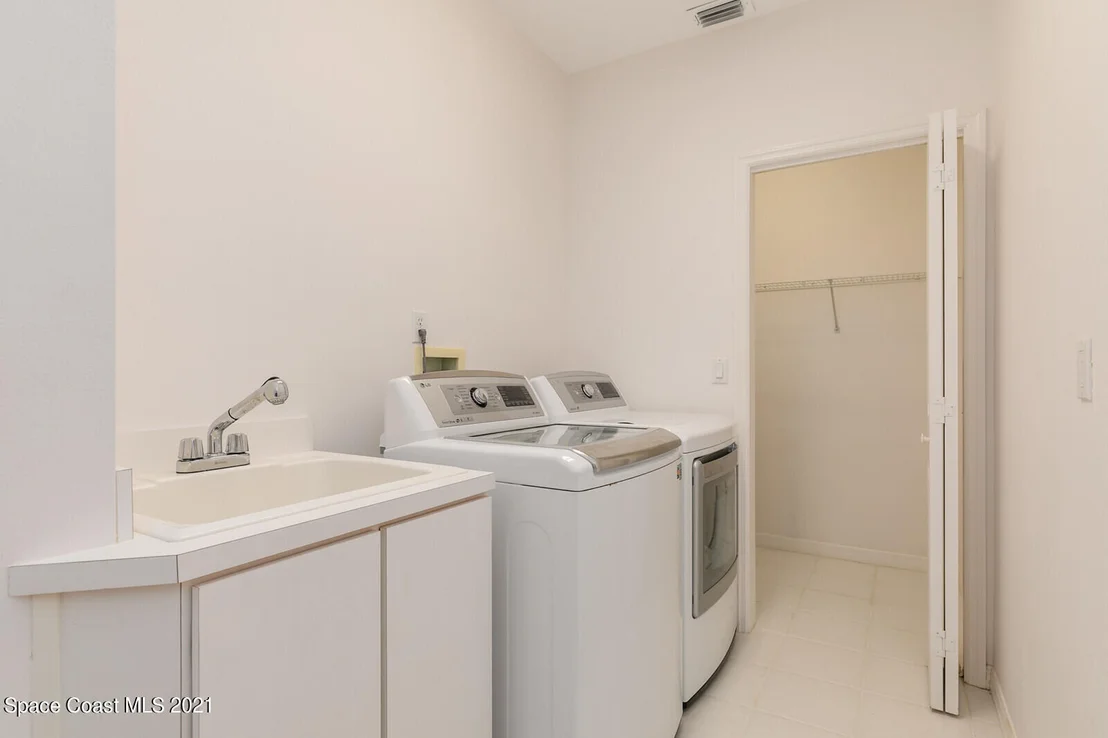 Photo of 476 Kimberly Drive