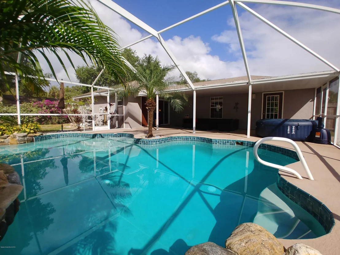 Photo of 6095 Adina Road