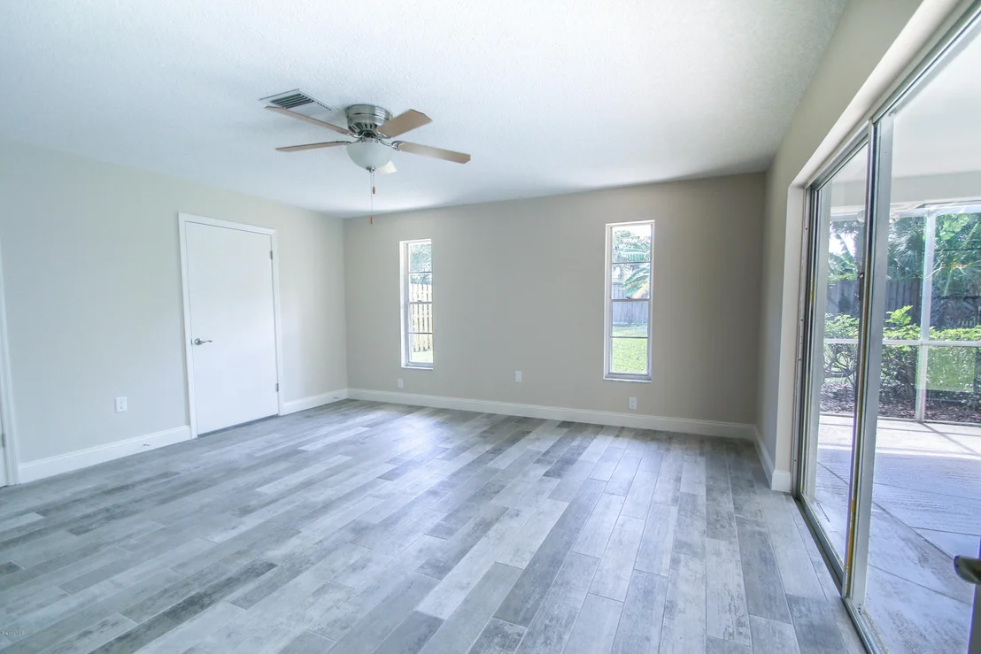Photo of 465 Seabreeze Drive