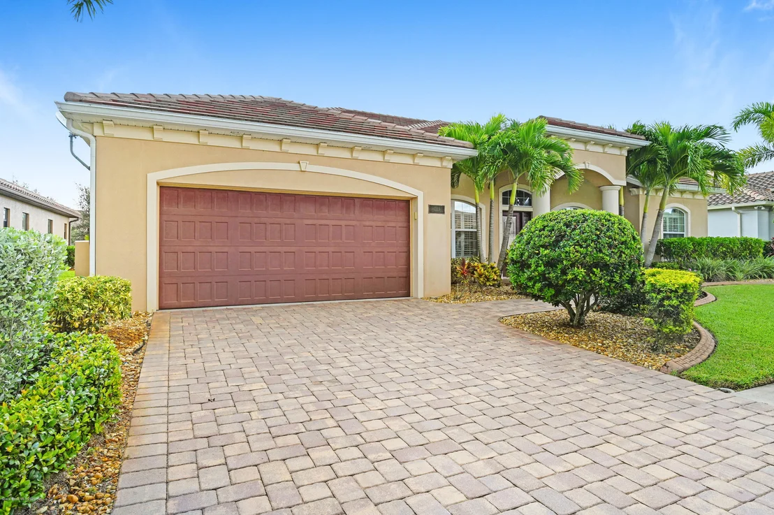 Photo of 1333 Tralee Bay Avenue