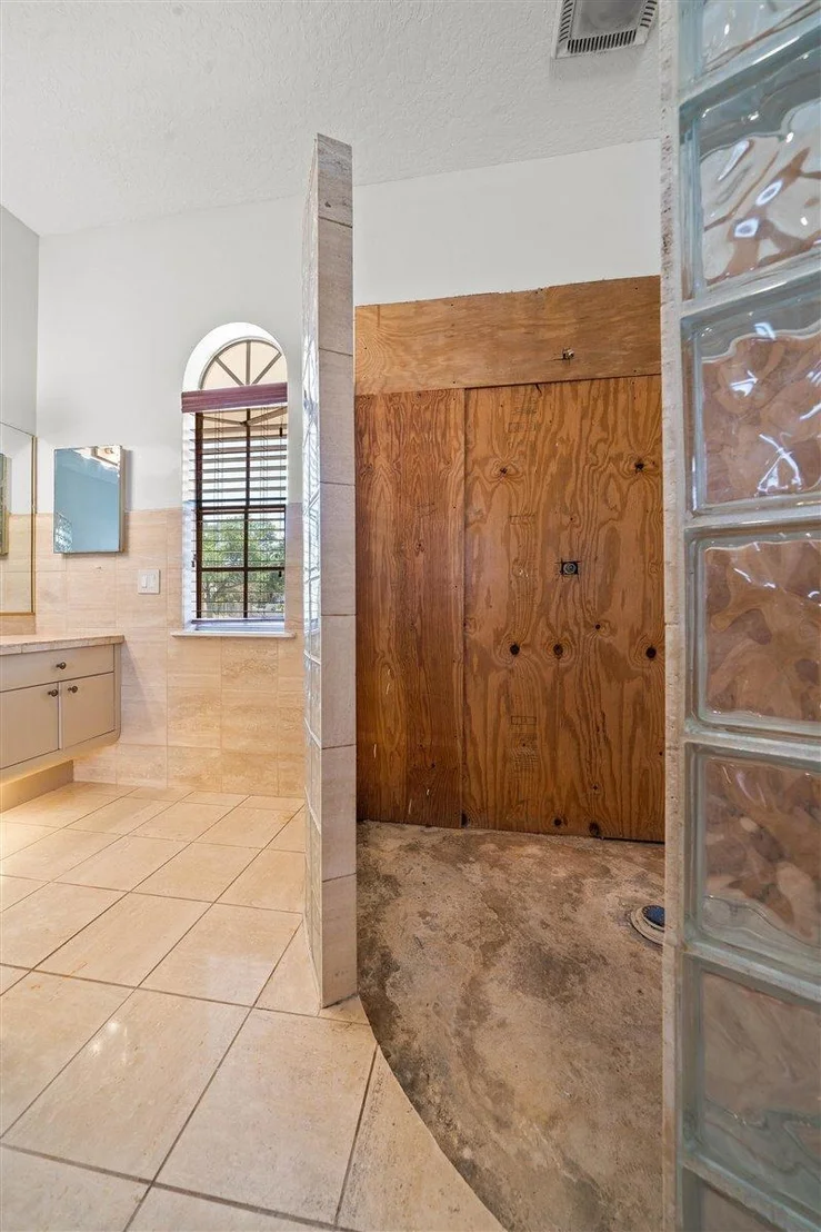 Photo of 680 Falcon Drive