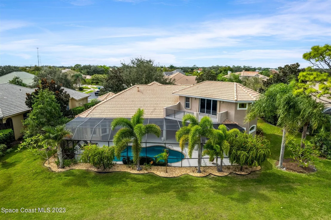 Photo of 915 Chatsworth Drive