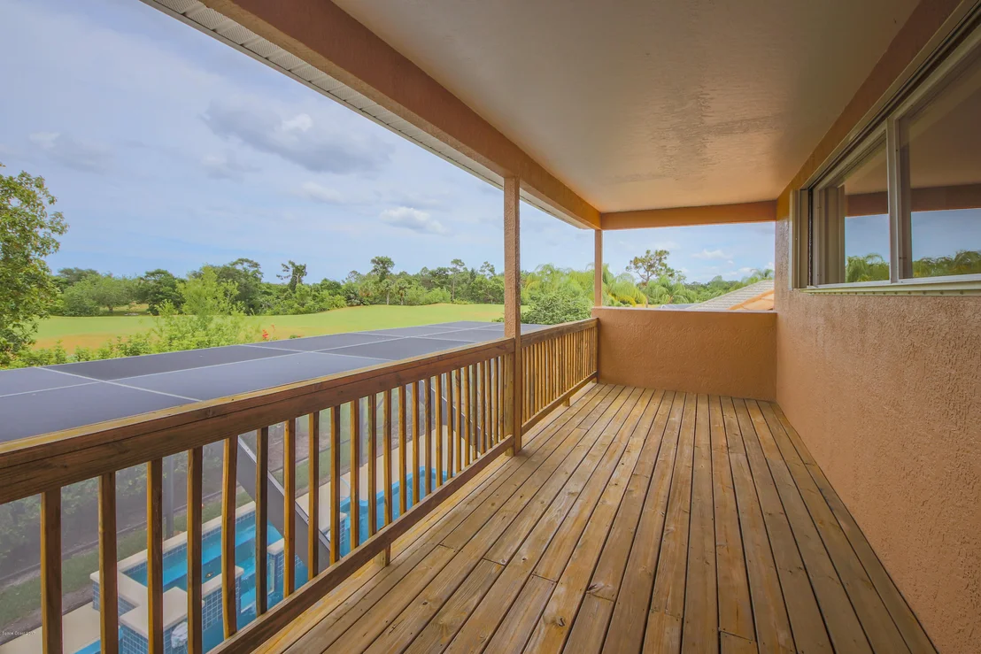 Photo of 885 Chatsworth Drive