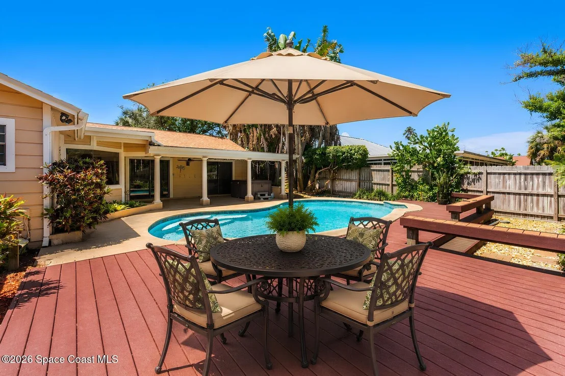 Photo of 496 N River Oaks Drive