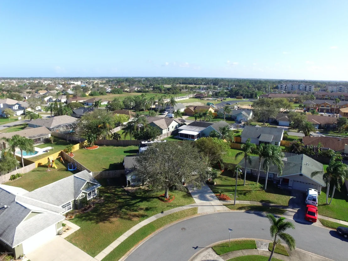 Photo of 1237 Lakeview Drive