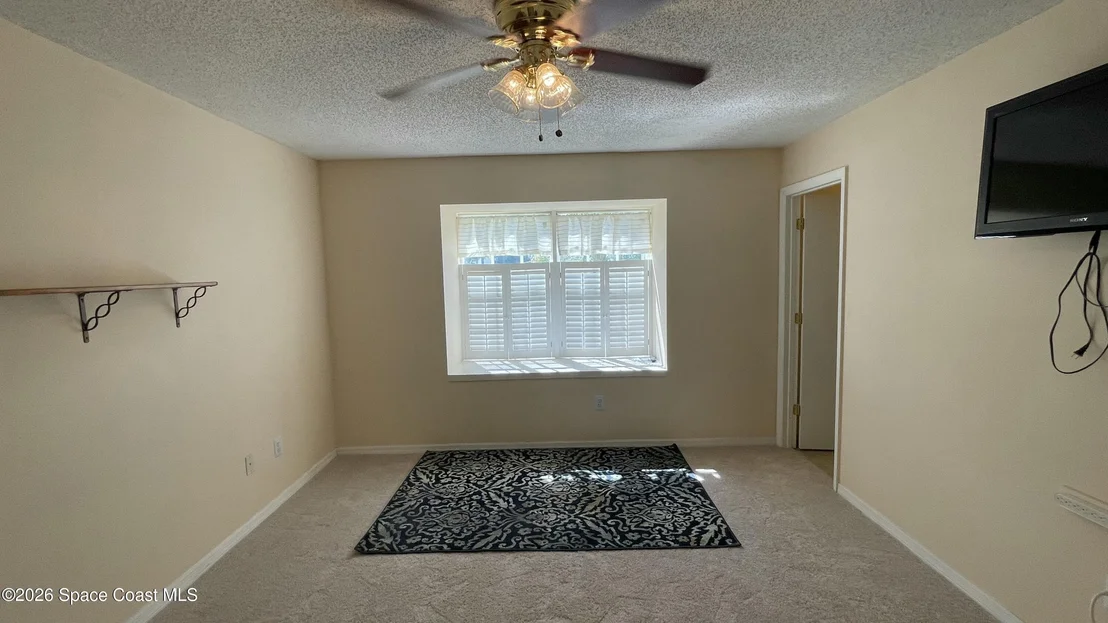 Photo of 865 Bracken Terrace NE