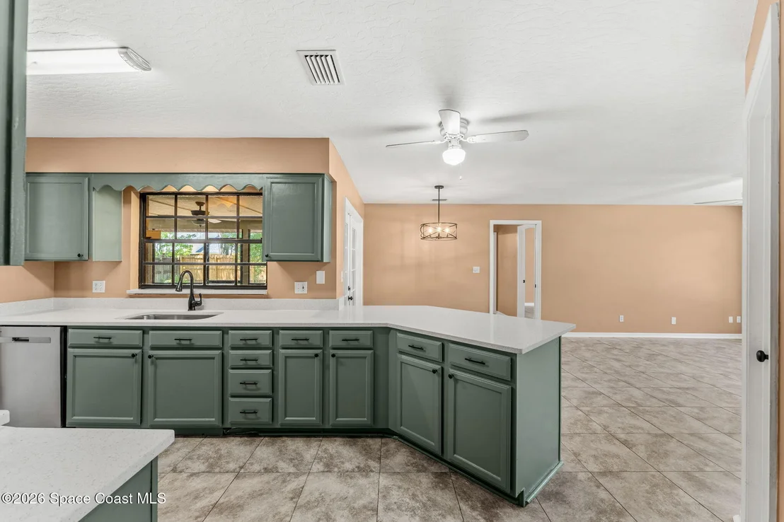 Photo of 950 Whisperpine Drive