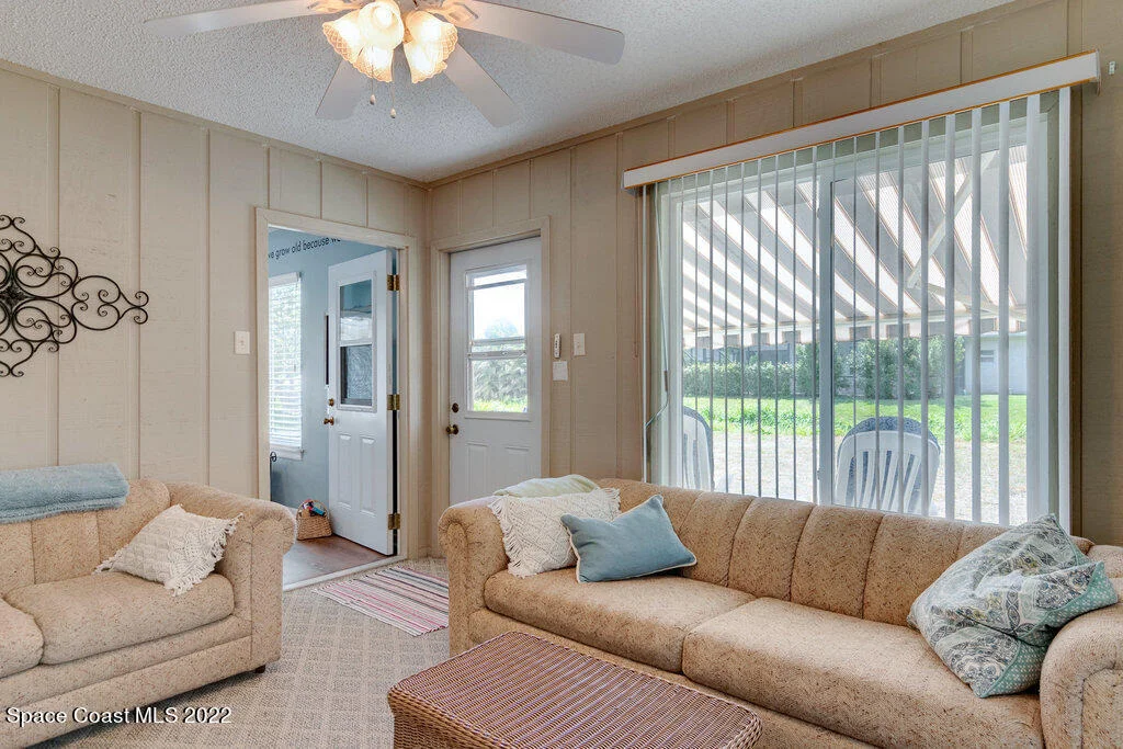 Photo of 1049 Carnation Drive