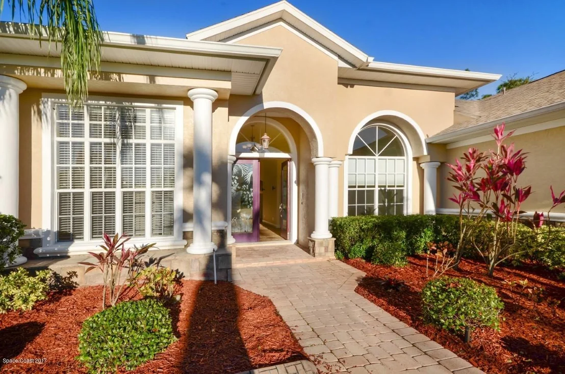 Photo of 2137 Windbrook Drive SE