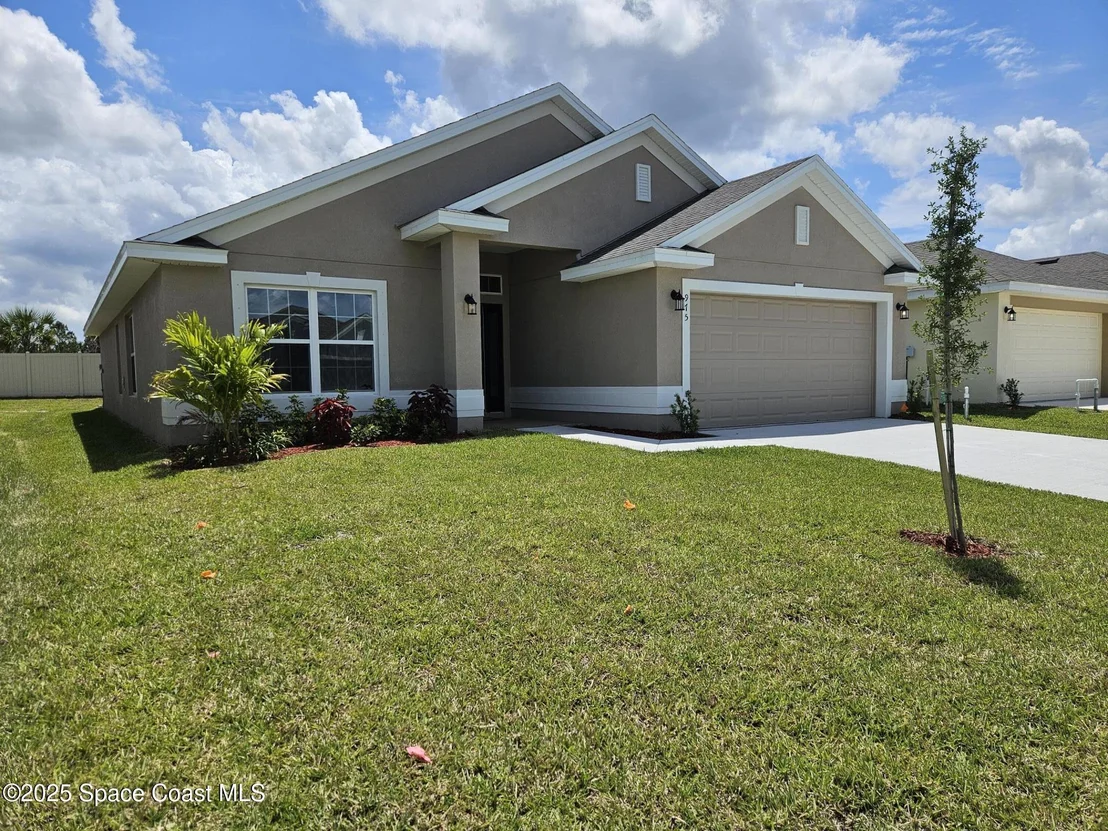 Photo of 975 Kylar Drive NW