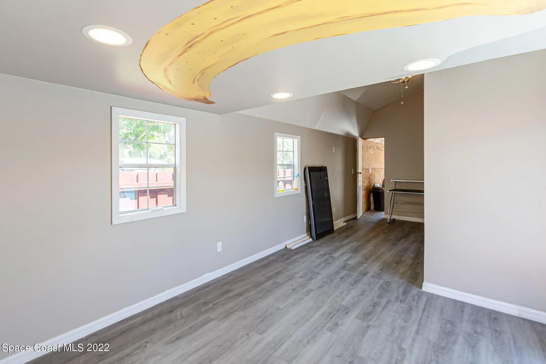 Photo of 1075 Lindholm Place