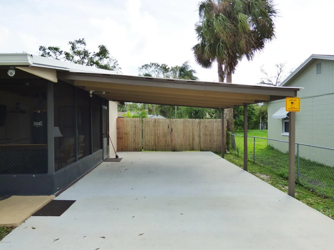 Photo of 2525 N Palm Drive N