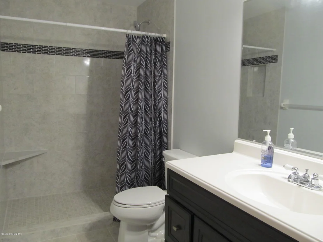 Photo of 1506 Meadowbrook Road NE