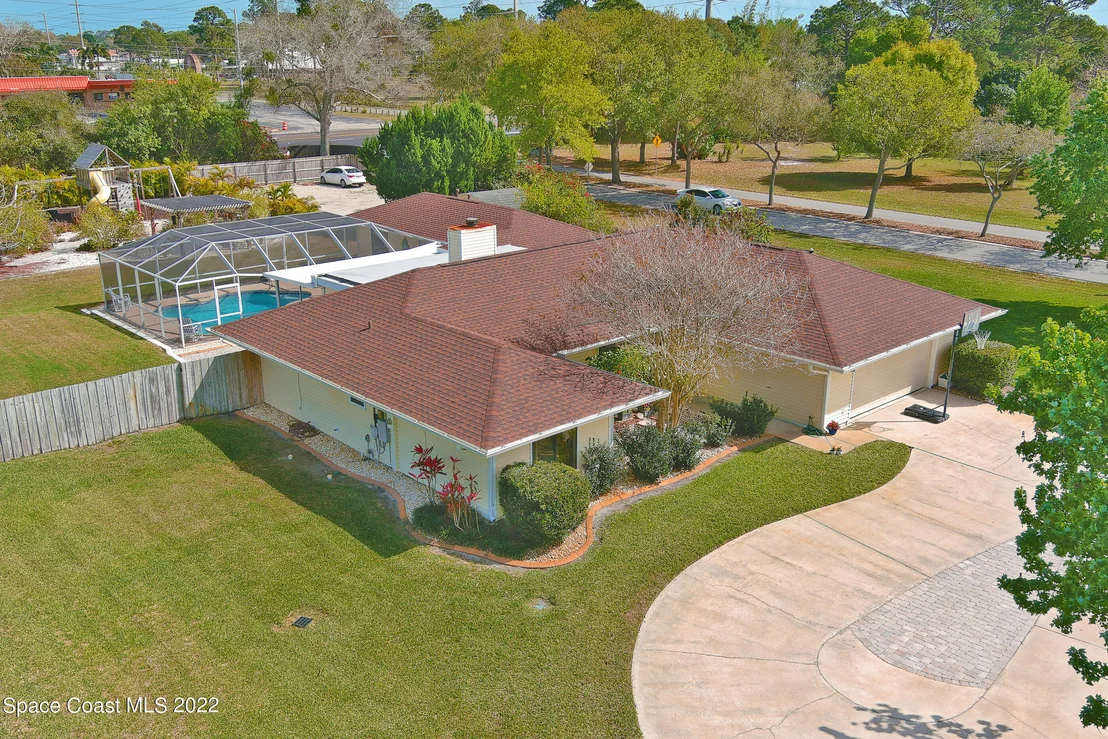 Photo of 1814 Oak Drive N
