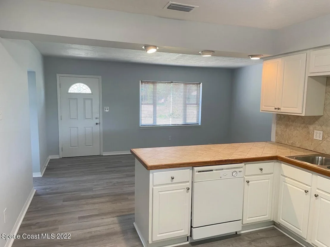 Photo of 712 Wisteria Drive