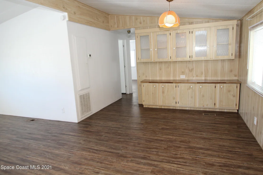 Photo of 2505 Amberly Road NE