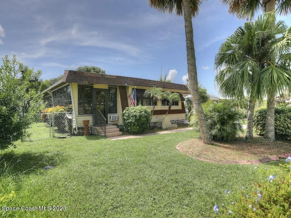 Photo of 925 Barefoot Boulevard
