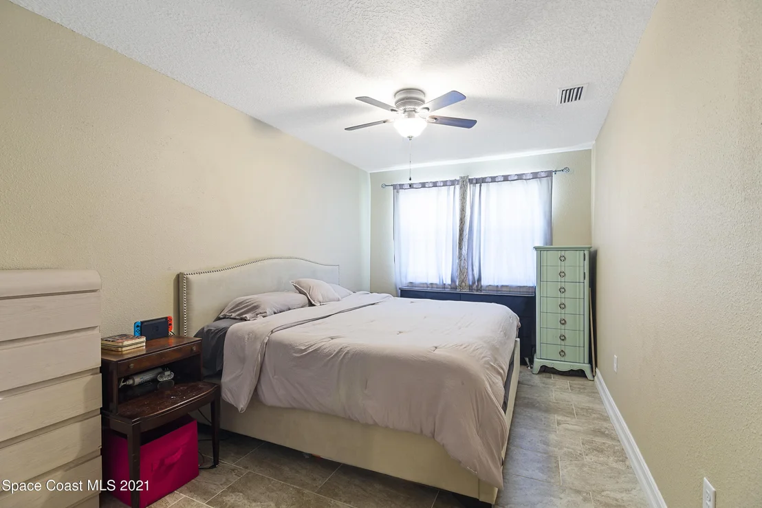 Photo of 2290 Warwick Road