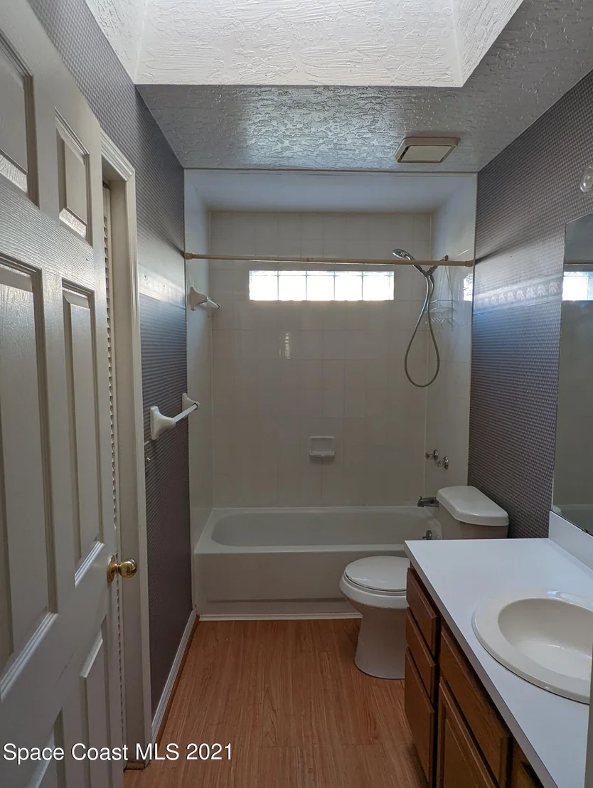 Photo of 6487 Hudson Road