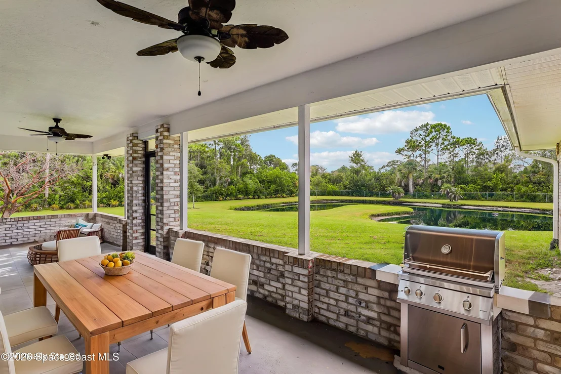 Photo of 2460 Lacourt Lane