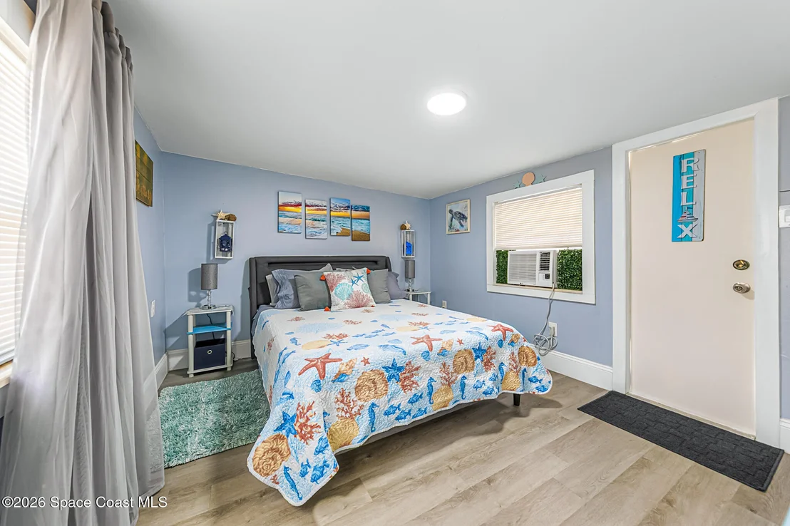 Photo of 329 Pineda Street