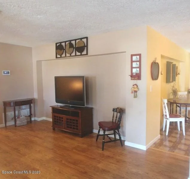 Photo of 790 Cobblestone Lane NE
