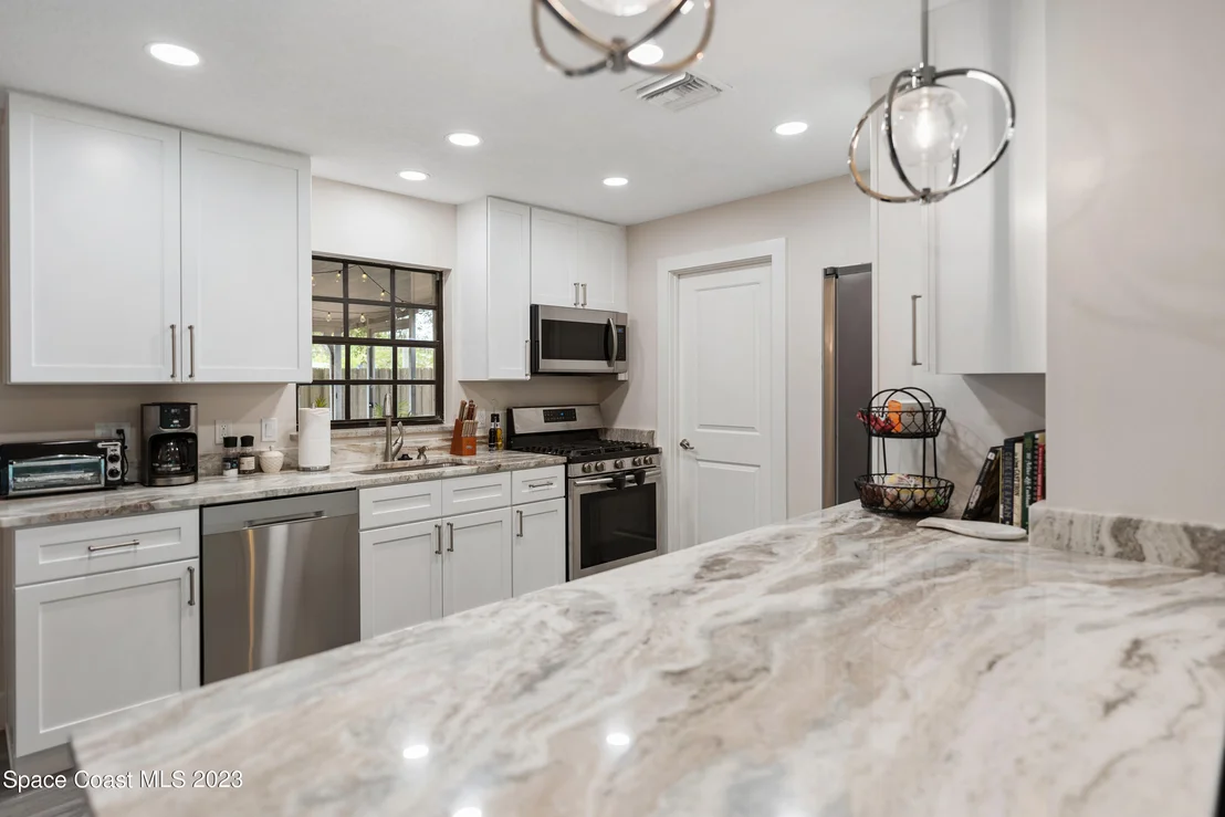 Photo of 1325 Estridge Drive