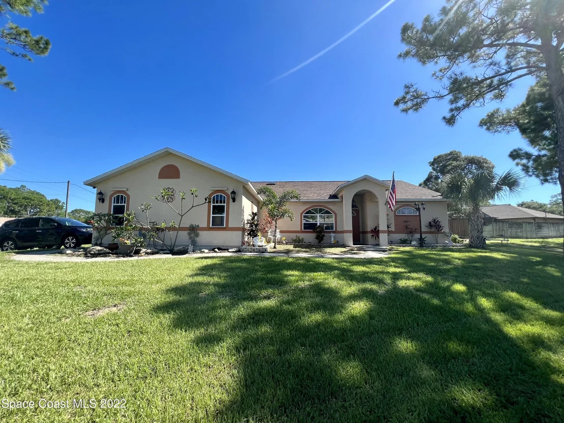 Photo of 6553 Cedar Avenue